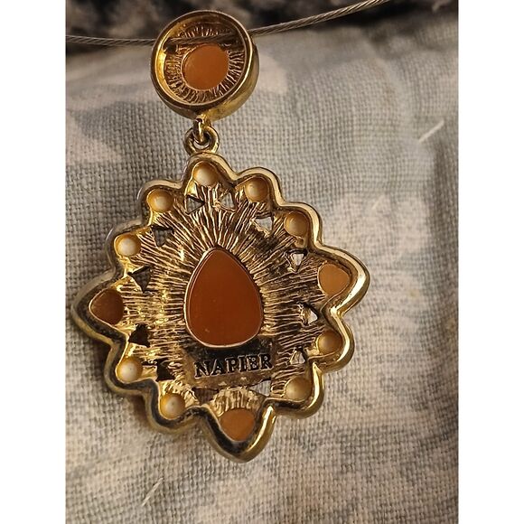 Vintage Napier Gold Tone Pendant Necklace Orange Resin Cabochons Retro Statement - Picture 3 of 4